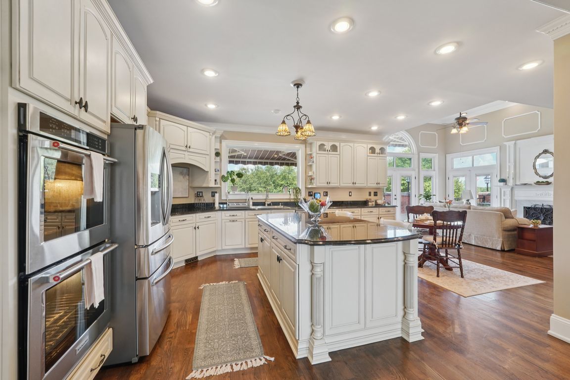 McDougal Cir-S2607-036.jpg
