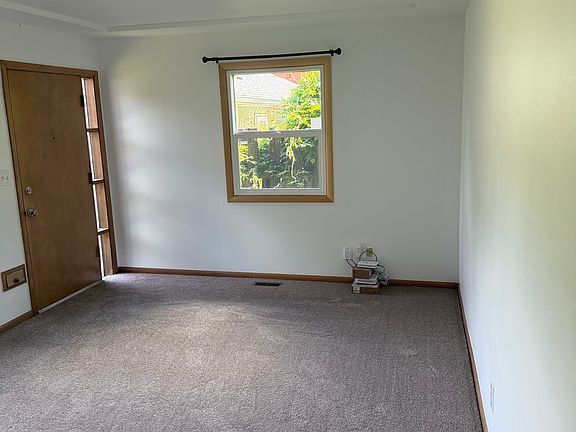 3rd image of 8015 N Chautauqua Blvd