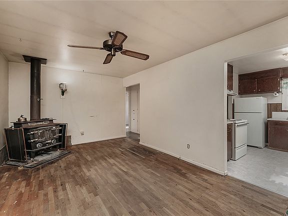 3rd image of 731 N 15th St