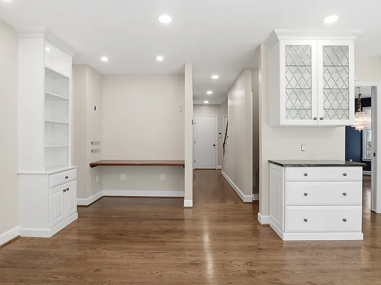 Built-in Desk at Family Room
