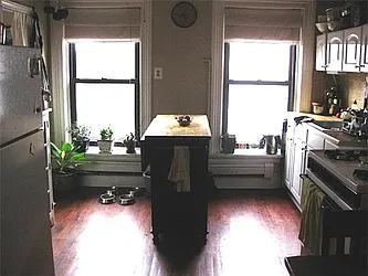 Rented by R New York