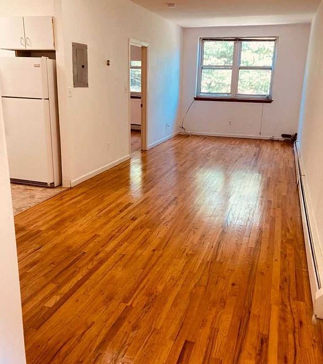 1st image of 7-15 Fair Lawn Ave