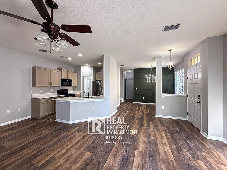 7624 Red Mill Cir — Photo 5