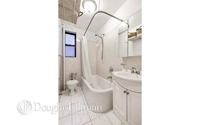 Rented by Douglas Elliman | media 20