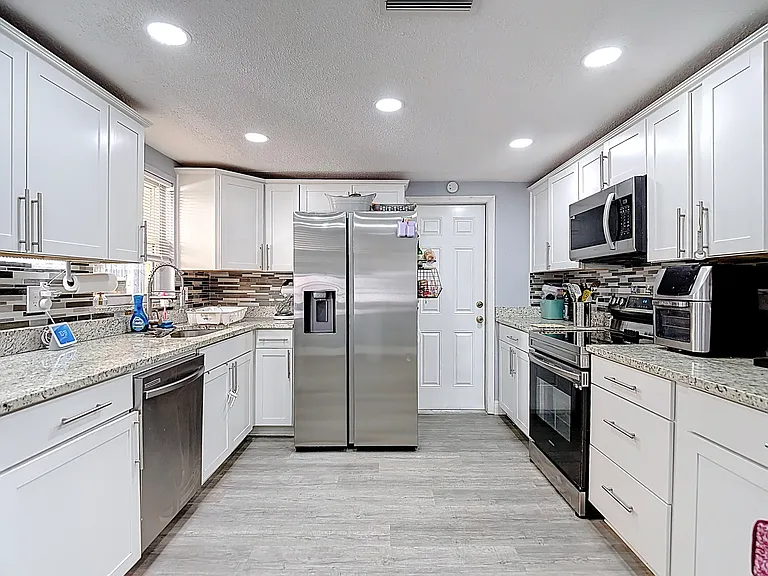 5913 Appletree Rd — Photo 25