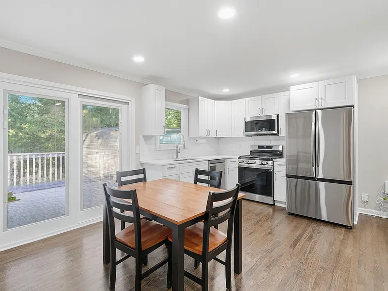 Melody Ln NW — Photo 5