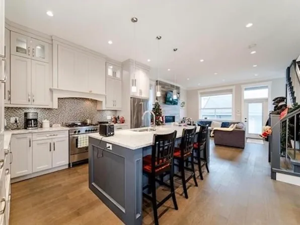 7299 194a St, Surrey, BC V4N 6K1