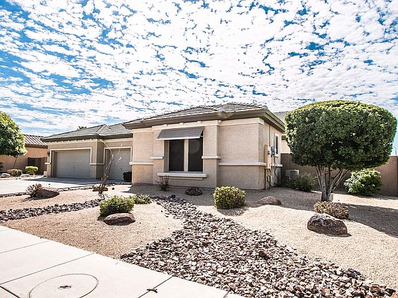 3rd image of 2751 E Buena Vista Dr