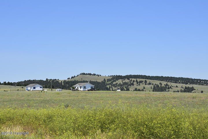 1st image of 20 Crossroads Dr