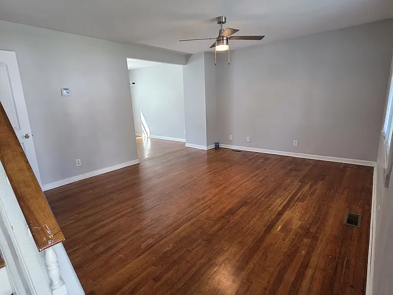 705 W 2nd Ave — Photo 3