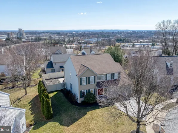 347 Brenda Lynn Dr, Mountville, PA 17554