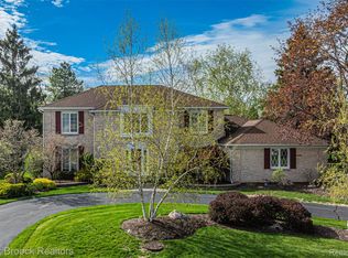 1818 Argosy Ct, Bloomfield Hills, MI 48302