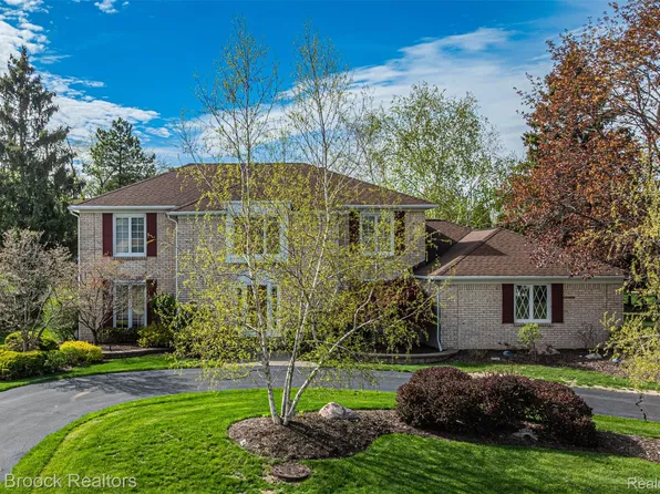 1818 Argosy Ct, Bloomfield Hills, MI 48302
