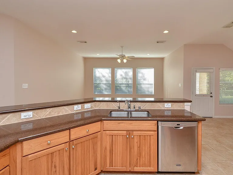 18323 S Elizabeth Shore Loop — Photo 12