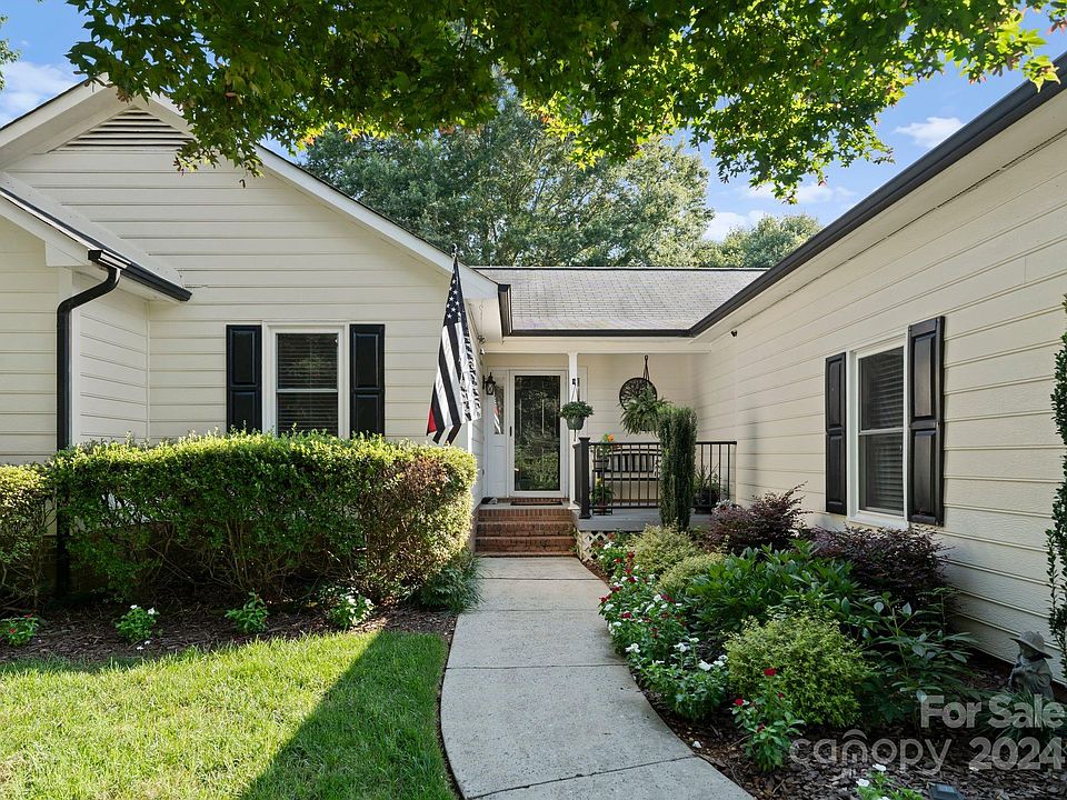 1st image of 129 Meadow Creek Ln