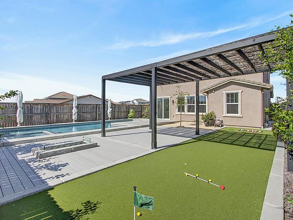 4th image of 2883 Ridgecrest Dr