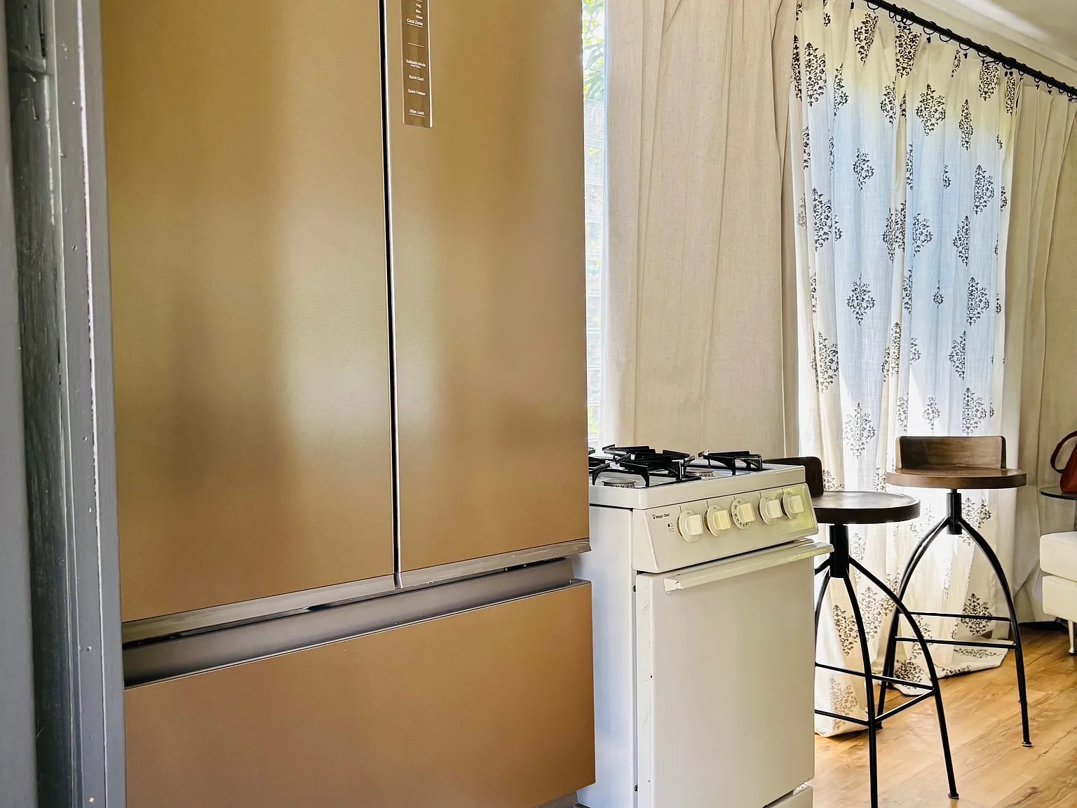 2 bed, 500 sqft, $2,500 — Photo 3