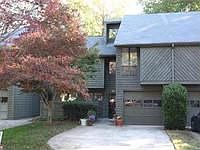 1st image of 1018 Creatwood Cir SE