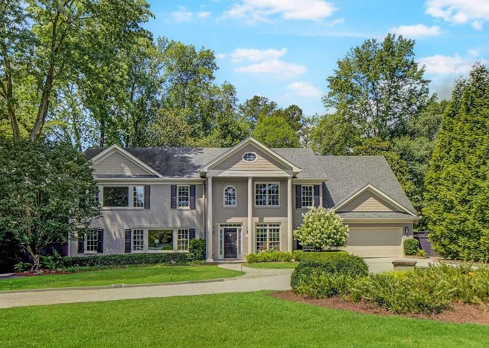 4174 Powers Ferry Rd NW