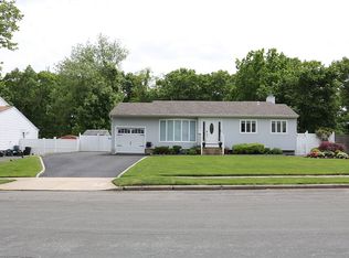 56 Rensselaer Dr, Commack, NY 11725