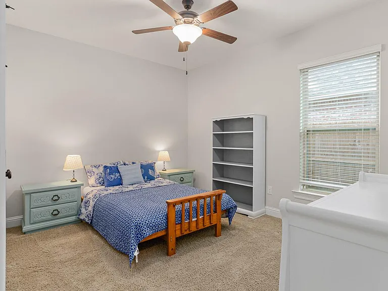 289 Lake Pride Dr — Photo 11