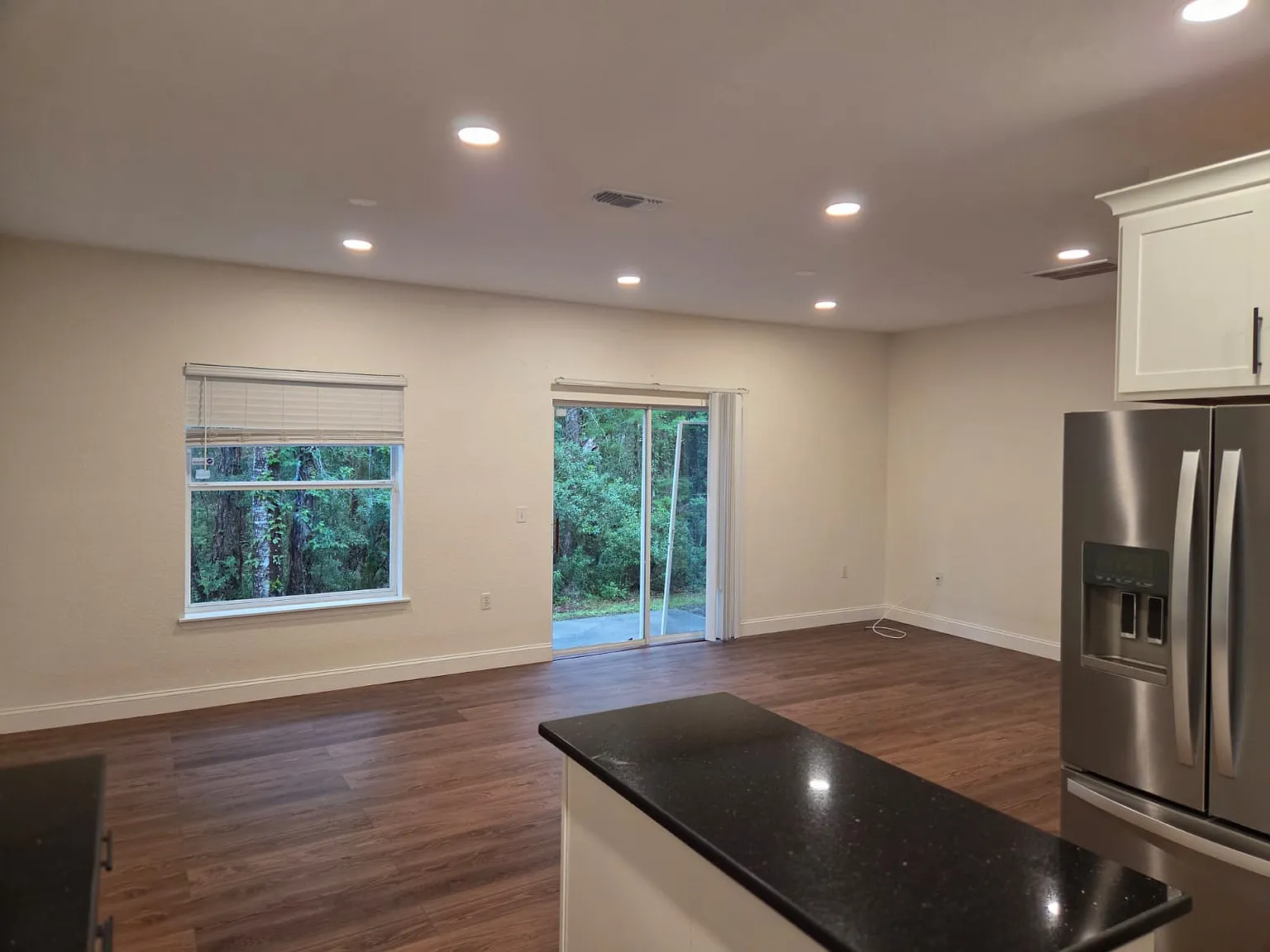 2 bed, 2.5 bath, 1600 sqft, $2,400 — Photo 2