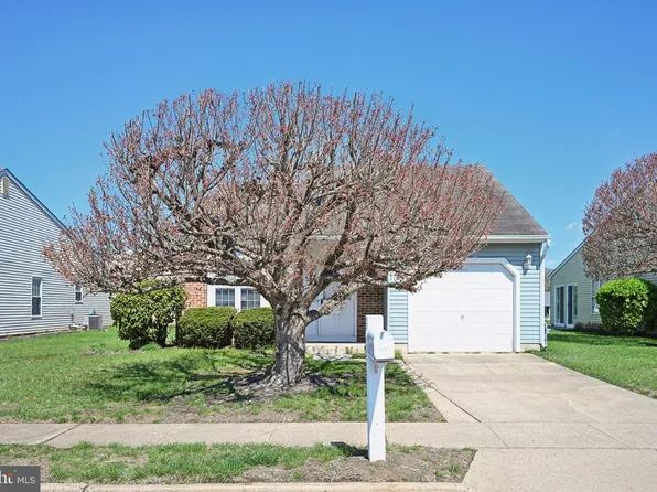 107 Bastian Dr, Mount Laurel, NJ 08054