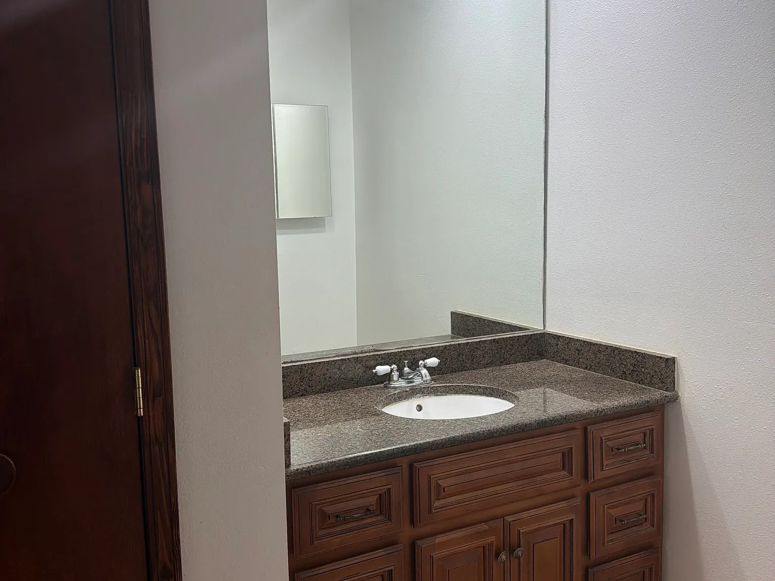 3 bed, $1,650 — Photo 3