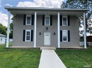 102 North Broadway, Hoffman, IL 62250