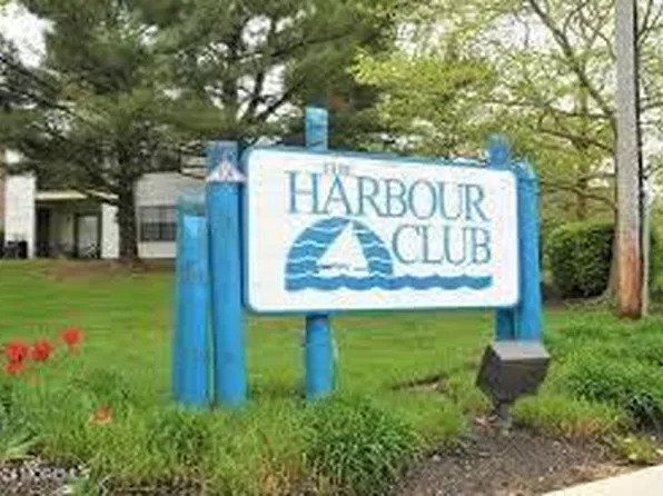 1111 Harbour Club Drive #1111, Parlin, NJ 08859