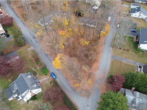 5th image of 14 Hawthorne Road