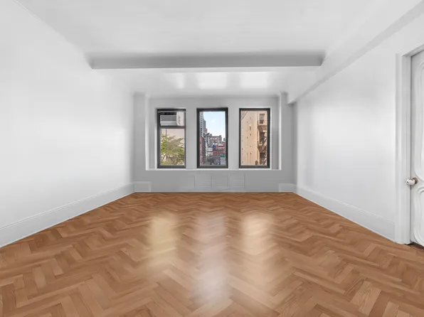 320 East 57th Street image 1 of 8