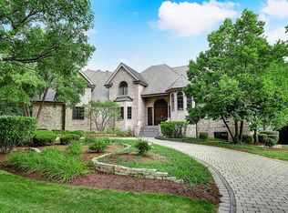 39 Hidden Lake Dr, Burr Ridge, IL 60527