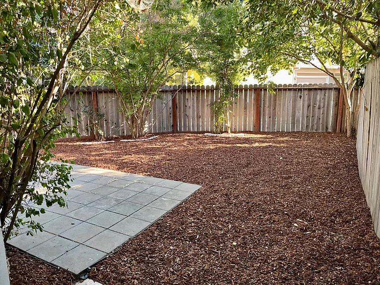 2460 Halsey Cir — Photo 5