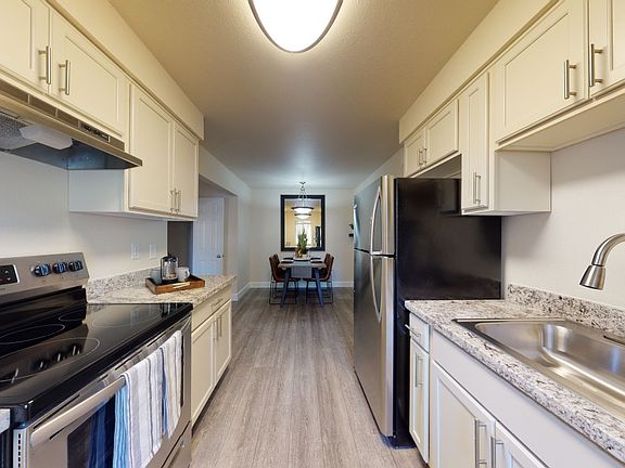 4th image of 4675 Templeton Park Cir #111
