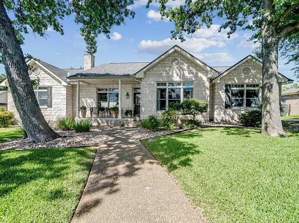 123 Stone Frst, Fredericksburg, TX 78624