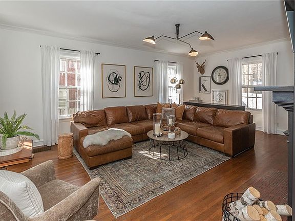 4th image of 4646 Graceland Ave
