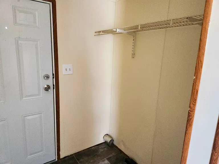 1716 E Lansing Rd #25 — Photo 8