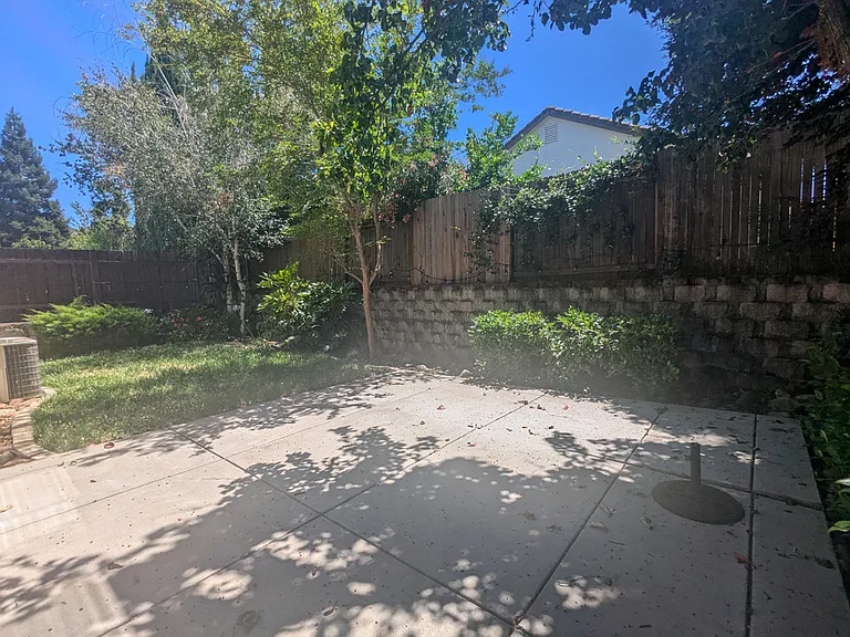 110 Trejo Way — Photo 7