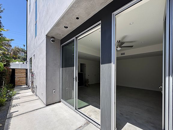 2nd image of 2512 Silver Lake Blvd #1/4