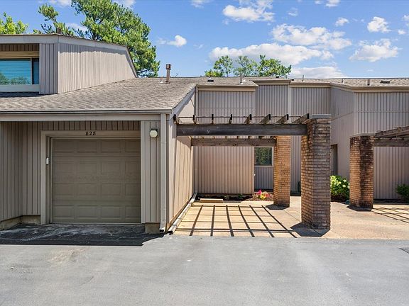 4th image of 828 Creekside Dr #2403