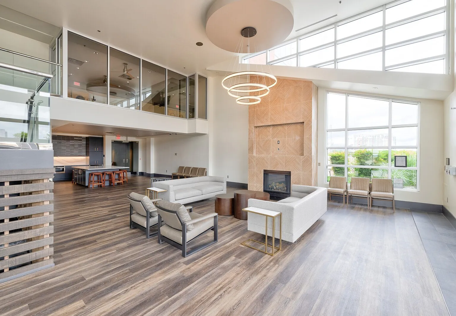 1 bed, 843 sqft, $2,200 — Photo 4