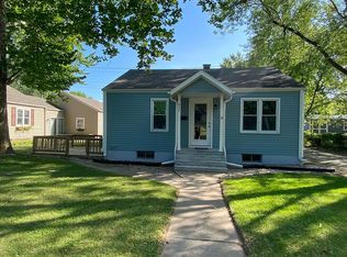 937 E 9th St, Rochester, IN 46975