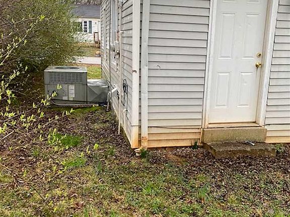 4th image of 1525 Parkhurst Dr