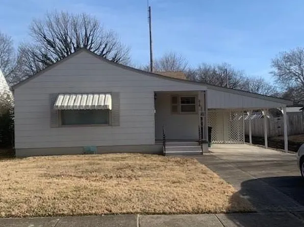 218 S 29th St, Parsons, KS 67357