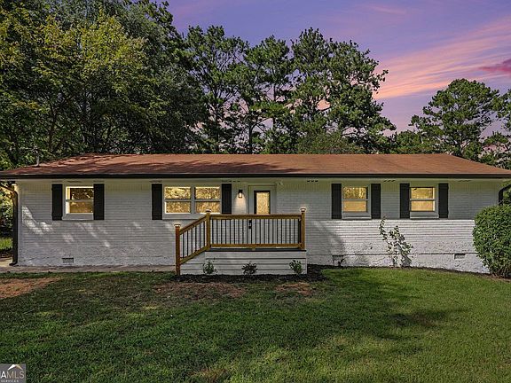 3rd image of 46 Royce Dr