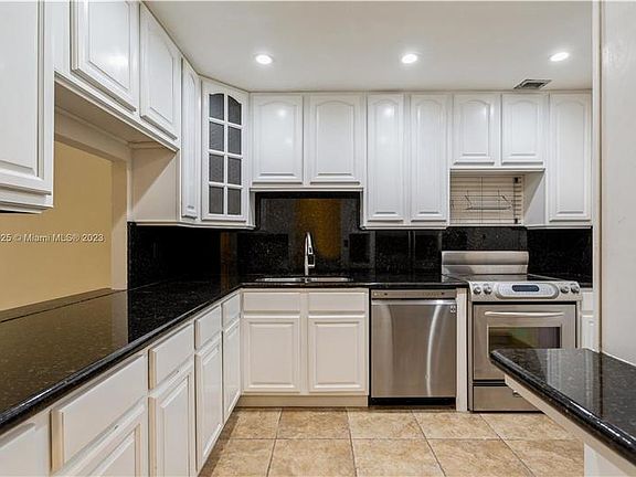 3rd image of 100 Edgewater Dr APT 330