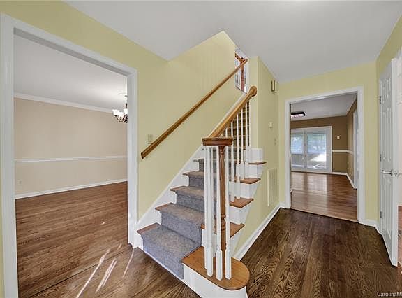 3rd image of 872 Timber Creek Dr