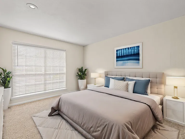Chaparral Apartments — Photo 3