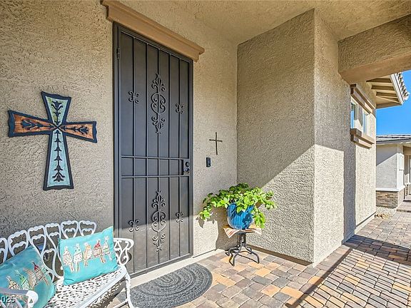 3rd image of 216 Bellini Peak Ave